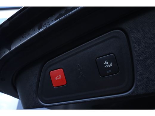 Peugeot 3008 Peugeot 1.6 HYbrid 225 GT | Adaptieve Cruise | Nappa Leder | 360' Camera | Focal audio | Massage ... ActivLease financial lease