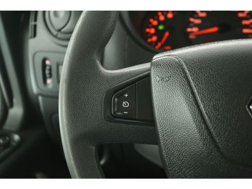 Renault Master T28 2.3 dCi L1H1 Airco Camera Parkeersensoren 3 Persoons Elektrpakket Trekhaak ActivLease financial lease