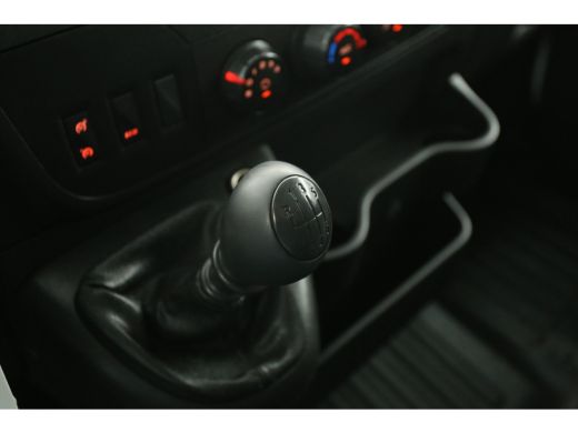 Renault Master T28 2.3 dCi L1H1 Airco Camera Parkeersensoren 3 Persoons Elektrpakket Trekhaak ActivLease financial lease