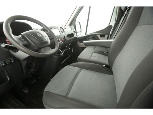 Renault Master T28 2.3 dCi L1H1 Airco Camera Parkeersensoren 3 Persoons Elektrpakket Trekhaak ActivLease financial lease