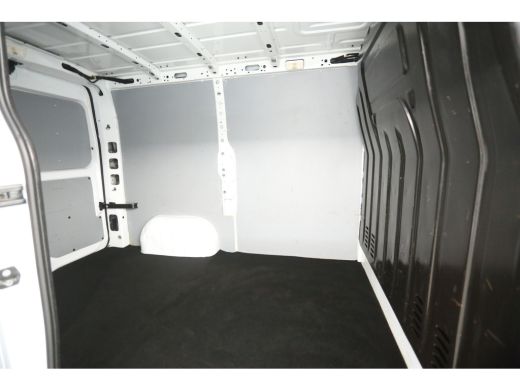 Renault Master T28 2.3 dCi L1H1 Airco Camera Parkeersensoren 3 Persoons Elektrpakket Trekhaak ActivLease financial lease