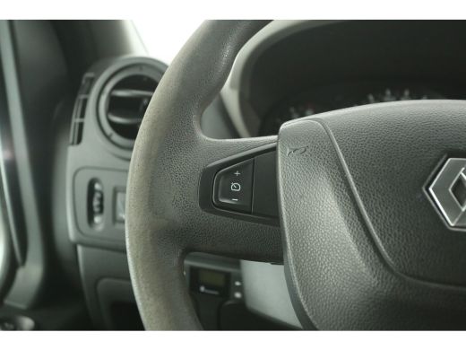 Renault Master T35 2.3 dCi L2H2 146PK Airco 2xSchuifdeur Cruise Camera PDC 3 Persoons Elektrpakket Trekhaak ActivLease financial lease