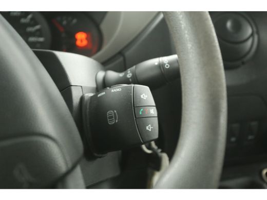Renault Master T35 2.3 dCi L2H2 146PK Airco 2xSchuifdeur Cruise Camera PDC 3 Persoons Elektrpakket Trekhaak ActivLease financial lease