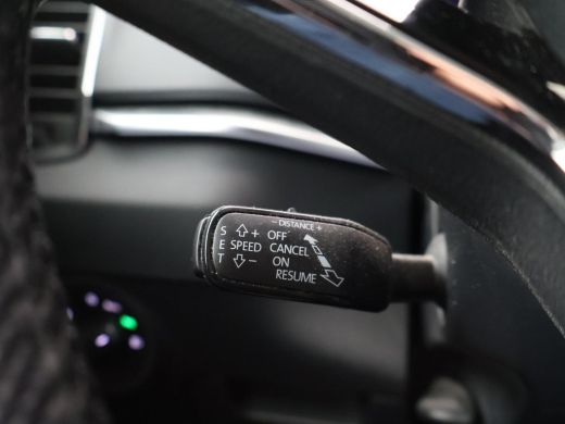 Skoda Karoq 1.5 TSI ACT 150 PK AUT. + VIRTUAL COCKPIT | ADAPTIVE CRUISE | TREKHAAK | STUURVERWARMING ActivLease financial lease
