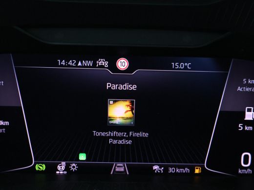 Skoda Karoq 1.5 TSI ACT 150 PK AUT. + VIRTUAL COCKPIT | ADAPTIVE CRUISE | TREKHAAK | STUURVERWARMING ActivLease financial lease