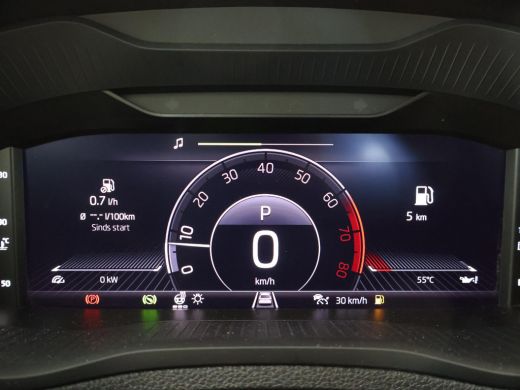 Skoda Karoq 1.5 TSI ACT 150 PK AUT. + VIRTUAL COCKPIT | ADAPTIVE CRUISE | TREKHAAK | STUURVERWARMING ActivLease financial lease