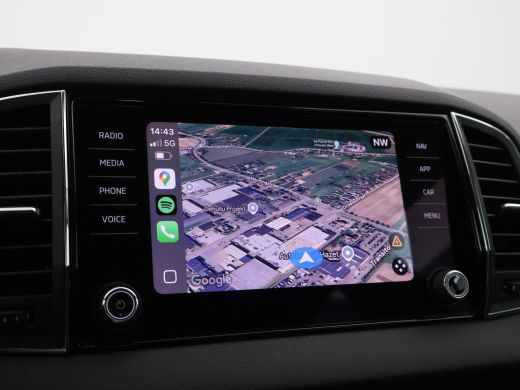 Skoda Karoq 1.5 TSI ACT 150 PK AUT. + VIRTUAL COCKPIT | ADAPTIVE CRUISE | TREKHAAK | STUURVERWARMING ActivLease financial lease
