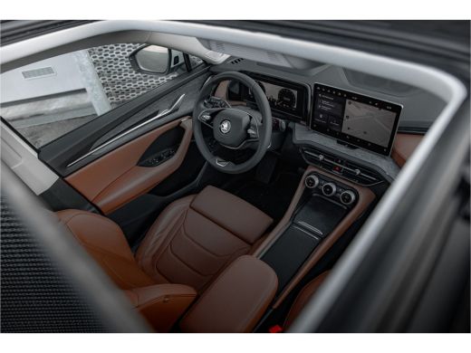 Skoda Kodiaq 1.5TSI 204pk PHEV Business Edition | Panoramadak | Leder interieur | Adapt. Cruise | Camera rondom ActivLease financial lease