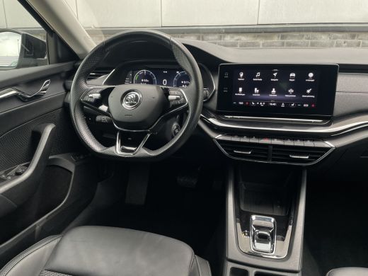 Skoda Octavia Combi 1.4 TSI iV PHEV Sportline Business | Head-Up | Carplay | LED | Sfeerverl. Camera | Memory ActivLease financial lease