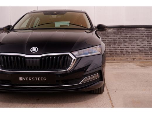 Skoda Octavia Combi 1.4 TSI iV PHEV Sportline Business | Head-Up | Carplay | LED | Sfeerverl. Camera | Memory ActivLease financial lease