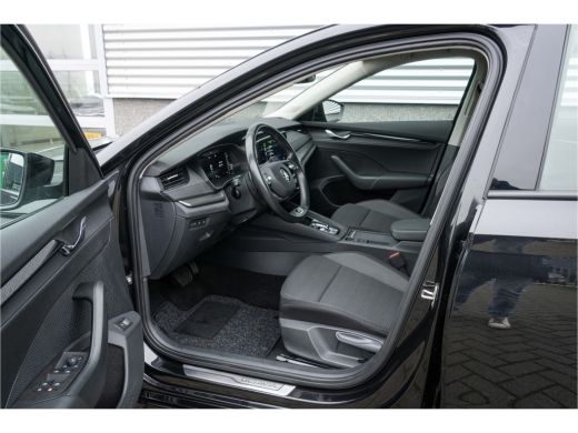 Skoda Octavia Combi Škoda 1.4 TSI iV PHEV Business Edition | Carplay | Navigatie | Cruise control ActivLease financial lease