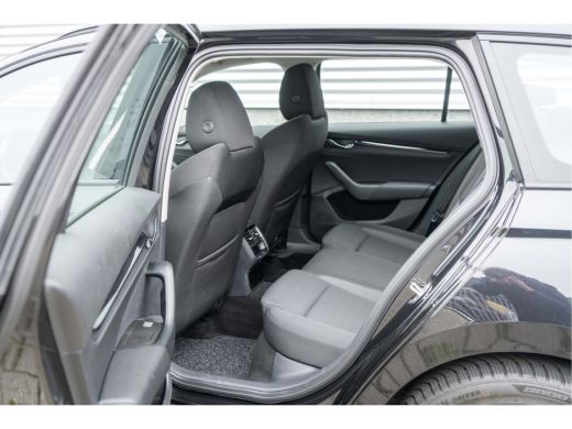 Skoda Octavia Combi Škoda 1.4 TSI iV PHEV Business Edition | Carplay | Navigatie | Cruise control ActivLease financial lease
