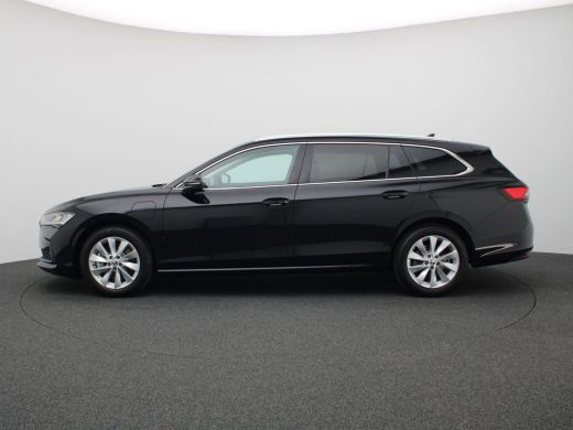 Skoda Superb Combi 1.5 TSI PHEV Business Edition 204PK DSG full led, trekhaak, adaptive cruise met travel assi... ActivLease financial lease
