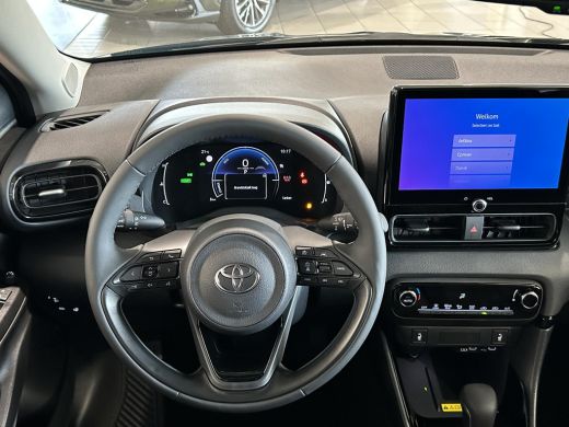 Toyota Yaris 1.5 Hybrid 115 Dynamic ActivLease financial lease