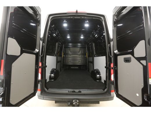 Volkswagen Crafter 2.0 TDI DSG HIGHLINE EXCLUSIVE L3H3 | FACELIFT MODEL | BPM VRIJ | NIEUW 3000KG TREKHAAK VIRTUAL A... ActivLease financial lease