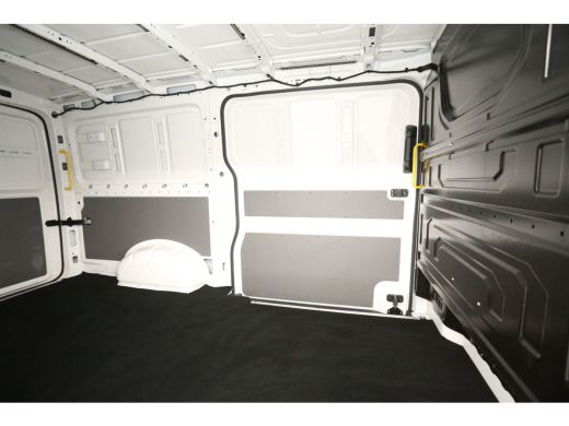 Volkswagen Crafter 30 2.0 TDI L3H2 177PK 3000KG Trekgew. Automaat DSG Airco Cruise Carplay 2xSchuifdeur Navi 3 Pers ... ActivLease financial lease