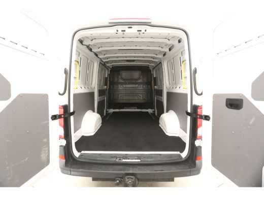 Volkswagen Crafter 30 2.0 TDI L3H2 177PK 3000KG Trekgew. Automaat DSG Airco Cruise Carplay 2xSchuifdeur Navi 3 Pers ... ActivLease financial lease