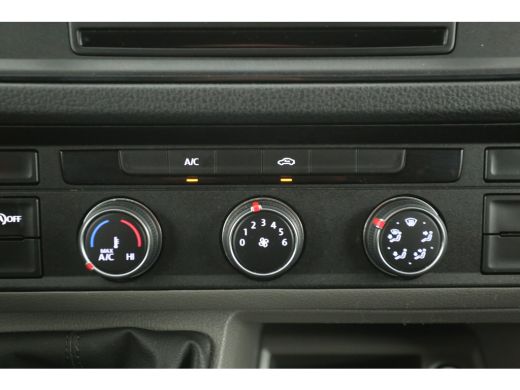 Volkswagen Crafter 35 2.0 TDI L3H3 140PK | 3000KG Trekgew. Airco Cruise Carplay Navigatie PDC Imperiaal Elektrpakket ActivLease financial lease