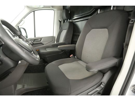 Volkswagen Crafter 35 2.0 TDI L3H3 140PK | 3000KG Trekgew. Airco Cruise Carplay Navigatie PDC Imperiaal Elektrpakket ActivLease financial lease