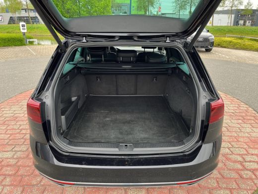 Volkswagen Passat 1.4 TSI PHEV GTE Business |R Line | 218 Pk | PHEV | Pano Dak | Trekhaak | DCC | 18Inch | IQ Light | ActivLease financial lease