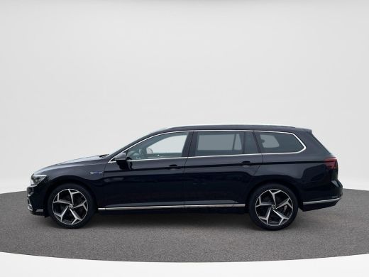 Volkswagen Passat 1.4 TSI PHEV GTE Business |R Line | 218 Pk | PHEV | Pano Dak | Trekhaak | DCC | 18Inch | IQ Light | ActivLease financial lease