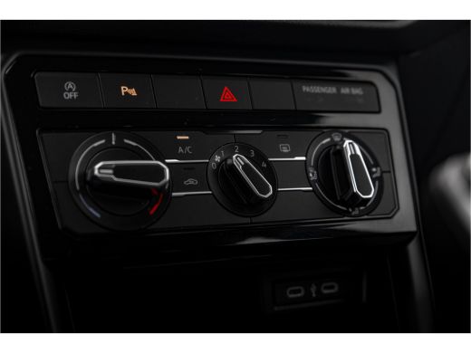 Volkswagen T-Cross 1.0 96PK TSI Life | Apple Carplay | Airco | ACC ActivLease financial lease