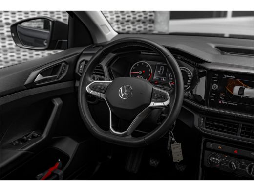 Volkswagen T-Cross 1.0 96PK TSI Life | Apple Carplay | Airco | ACC ActivLease financial lease