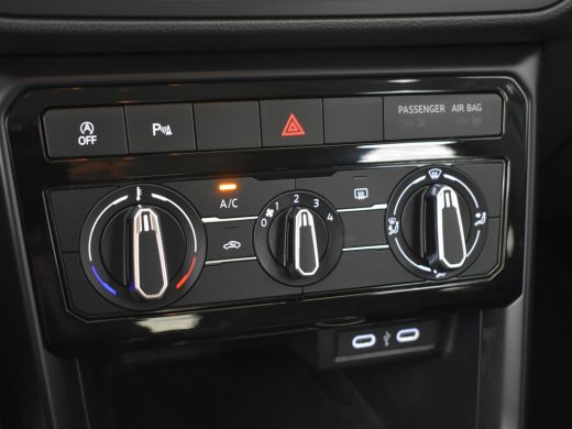 Volkswagen T-Cross 1.0 TSI Life 96pk 1e eigenaar | 100%dealeronderhouden | Navigatie via app | Adaptief cruise contr... ActivLease financial lease