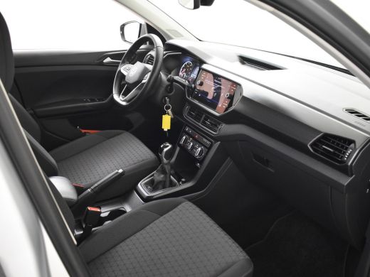 Volkswagen T-Cross 1.0 TSI Life 96pk 1e eigenaar | 100%dealeronderhouden | Navigatie via app | Adaptief cruise contr... ActivLease financial lease