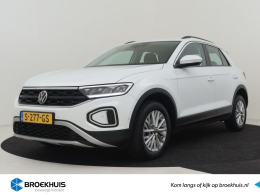 Volkswagen T-Roc 1.0 TSI Life 111pk 1e eigenaar | 100%dealeronderhouden | Navigatie | Adaptief cruise control | Ap... Volkswagen T-Roc 1.0 TSI Life 111pk 1e eigenaar | 100%dealeronderhouden | Navigatie | Adaptief cruise control | Ap...