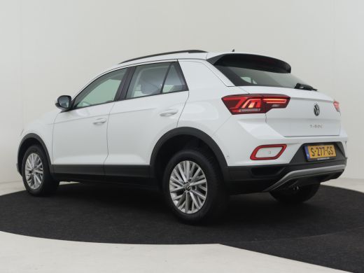 Volkswagen T-Roc 1.0 TSI Life 111pk 1e eigenaar | 100%dealeronderhouden | Navigatie | Adaptief cruise control | Ap... ActivLease financial lease