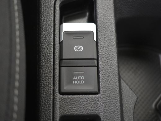 Volkswagen T-Roc 1.0 TSI Life 111pk 1e eigenaar | 100%dealeronderhouden | Navigatie | Adaptief cruise control | Ap... ActivLease financial lease