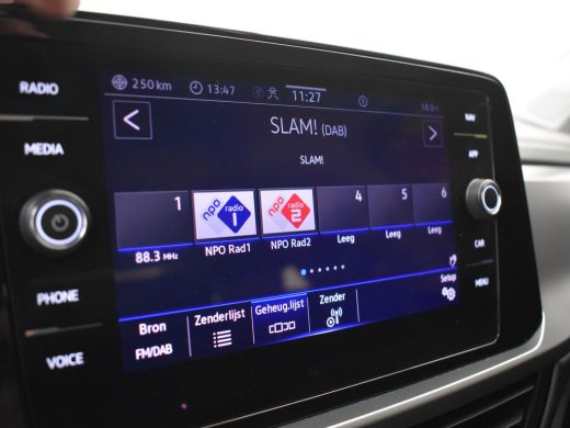 Volkswagen T-Roc 1.0 TSI Life 111pk 1e eigenaar | 100%dealeronderhouden | Navigatie | Adaptief cruise control | Ap... ActivLease financial lease