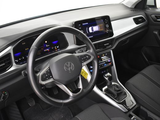 Volkswagen T-Roc 1.0 TSI Life 111pk 1e eigenaar | 100%dealeronderhouden | Navigatie | Adaptief cruise control | Ap... ActivLease financial lease