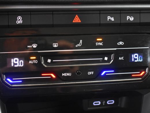 Volkswagen T-Roc 1.0 TSI Life 111pk 1e eigenaar | 100%dealeronderhouden | Navigatie | Adaptief cruise control | Ap... ActivLease financial lease