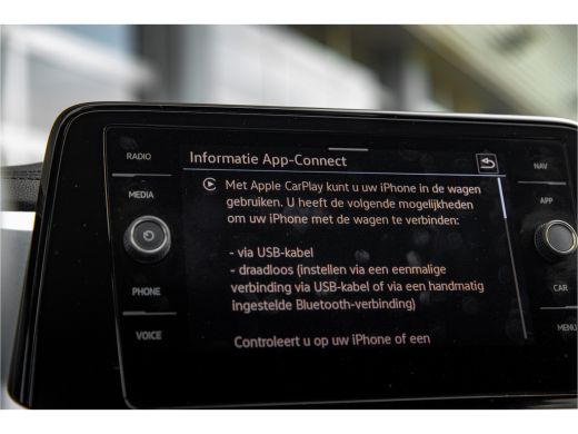 Volkswagen T-Roc 1.5 150PK DSG TSI Life | Apple Carplay | ACC | PDC V+A | Automatische airco | ActivLease financial lease