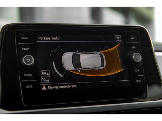 Volkswagen T-Roc 1.5 150PK DSG TSI Life | Apple Carplay | ACC | PDC V+A | Automatische airco | ActivLease financial lease