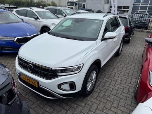 Volkswagen T-Roc 1.5 TSI Life 150pk DSG/AUTO 1e eigenaar | 100%dealeronderhouden | Navigatie | Adaptief cruise con...