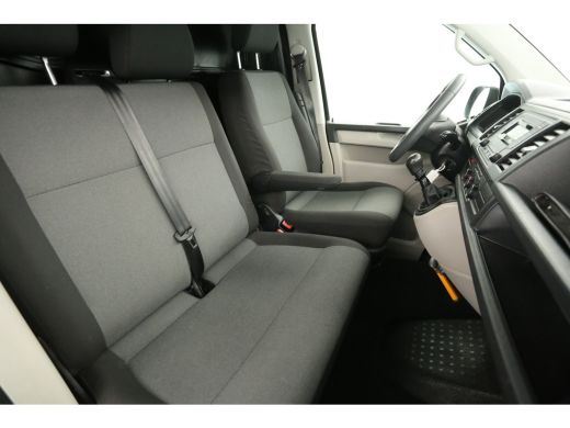 Volkswagen Transporter 2.0 TDI L1H1 140PK Airco PDC 2xSchuifdeur 3 Persoons Imperiaal Elektrpakket Trekhaak ActivLease financial lease