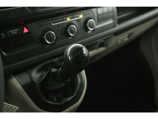 Volkswagen Transporter 2.0 TDI L1H1 140PK Airco PDC 2xSchuifdeur 3 Persoons Imperiaal Elektrpakket Trekhaak ActivLease financial lease