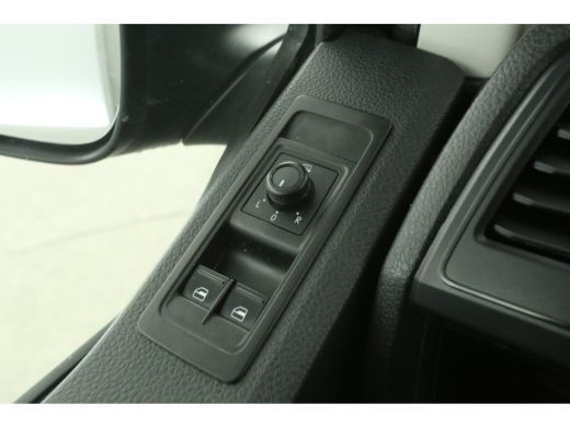 Volkswagen Transporter 2.0 TDI L1H1 140PK Airco PDC 2xSchuifdeur 3 Persoons Imperiaal Elektrpakket Trekhaak ActivLease financial lease