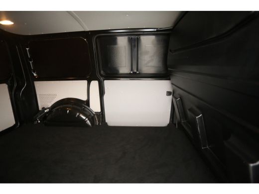 Volkswagen Transporter 2.0 TDI L1H1 140PK Airco PDC 2xSchuifdeur 3 Persoons Imperiaal Elektrpakket Trekhaak ActivLease financial lease