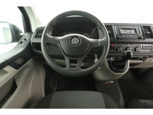 Volkswagen Transporter 2.0 TDI L1H1 140PK Airco PDC 2xSchuifdeur 3 Persoons Imperiaal Elektrpakket Trekhaak ActivLease financial lease