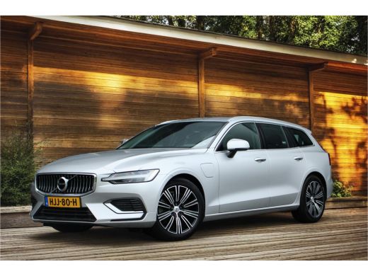 Volvo  V60 T6 AWD Inscription Expression | Stuur/Stoelverwarming | Camera | Lane-Assist | Park-Assist | DAB
