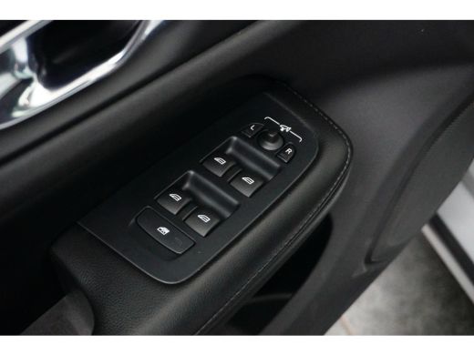 Volvo  V60 T6 AWD Inscription Expression | Stuur/Stoelverwarming | Camera | Lane-Assist | Park-Assist | DAB ActivLease financial lease