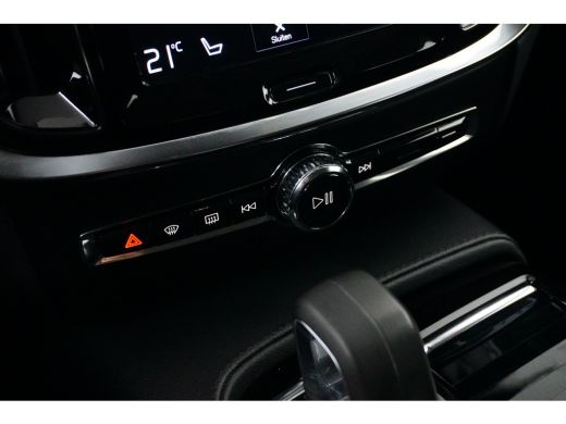 Volvo  V60 T6 AWD Inscription Expression | Stuur/Stoelverwarming | Camera | Lane-Assist | Park-Assist | DAB ActivLease financial lease