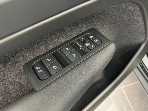 Volvo  XC40 B4 Plus Dark | Achteruitrijcamera | Apple Carplay/Android Auto|telefoonintegratie premium | Audio... ActivLease financial lease