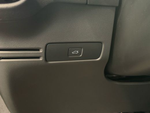 Volvo  XC40 B4 Plus Dark | Achteruitrijcamera | Apple Carplay/Android Auto | Premium audio | Cruise control a... ActivLease financial lease