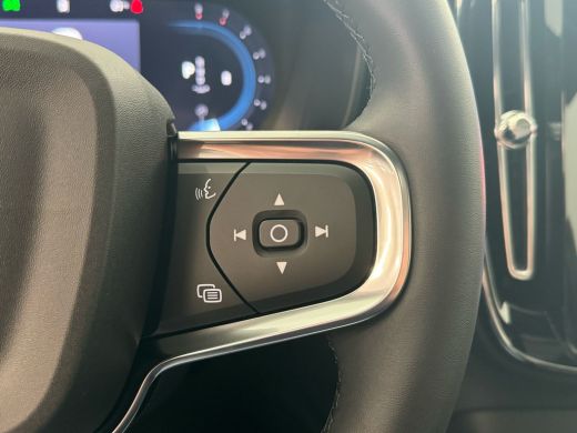 Volvo  XC40 B4 Plus Dark | Achteruitrijcamera | Apple Carplay/Android Auto | Premium audio | Cruise control a... ActivLease financial lease