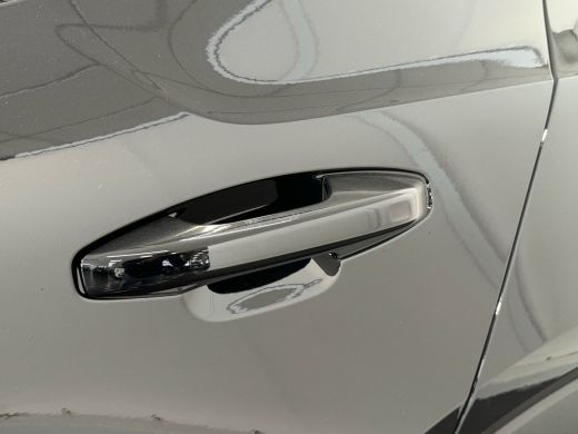 Volvo  XC40 B4 Plus Dark | Achteruitrijcamera | Apple Carplay/Android Auto | Premium audio | Cruise control a... ActivLease financial lease